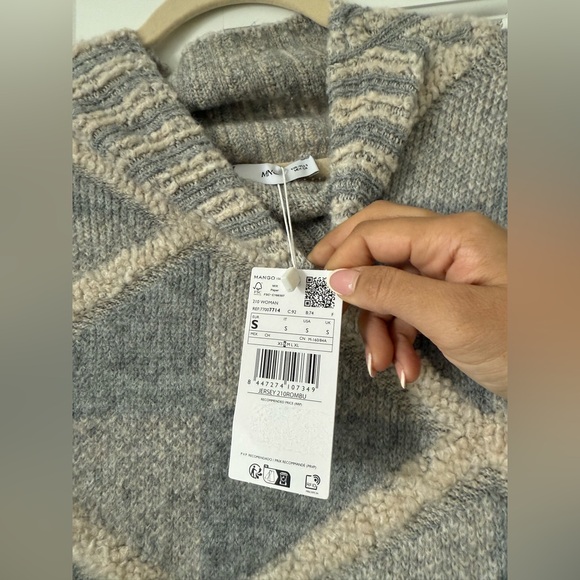 NWT Mango Turtleneck Rhombus Sweater Small - Picture 10 of 10